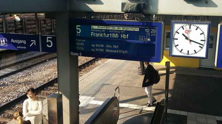 Za deset minut je tu ICE3 do Frankfurtu.