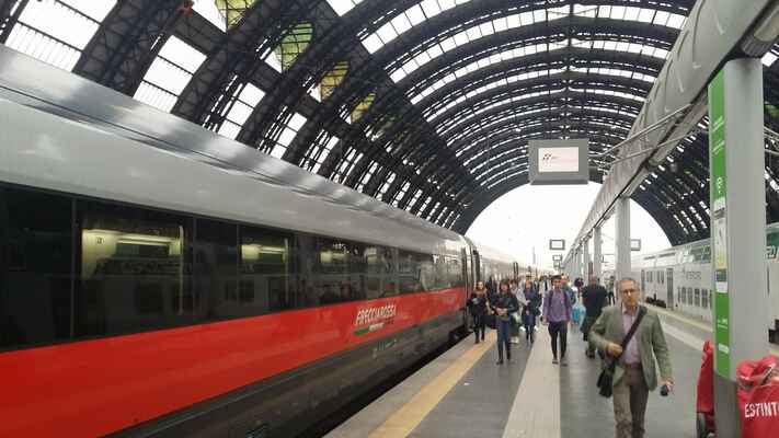 Výstup na Milano Centrale z posledního vlaku, který s námi překonal 300kmh rychlost.
